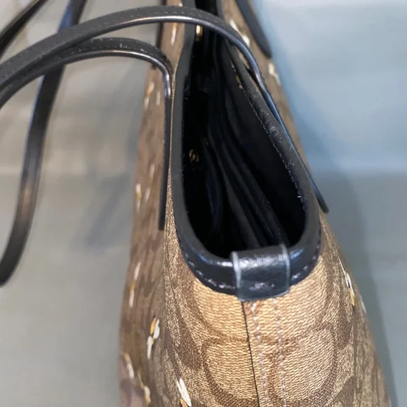 Coach City Tote Signature Logo Canvas Large Tote with Bee Print Like New - Picture 11 of 14